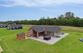 Lovely Home In Væggerløse With Kitchen